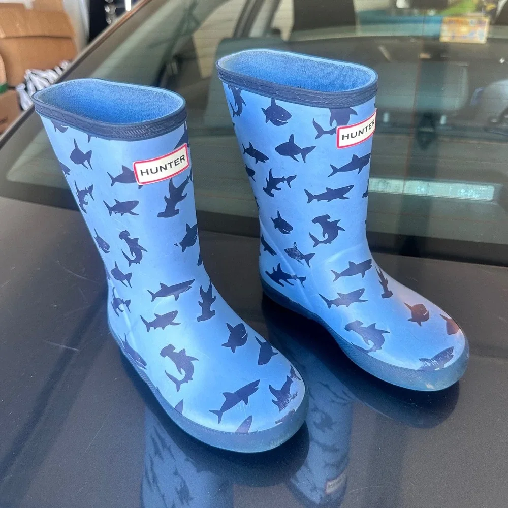 Hunter Kids' First Classic Shark Print Rain Boots Toddler Size 10 Blue